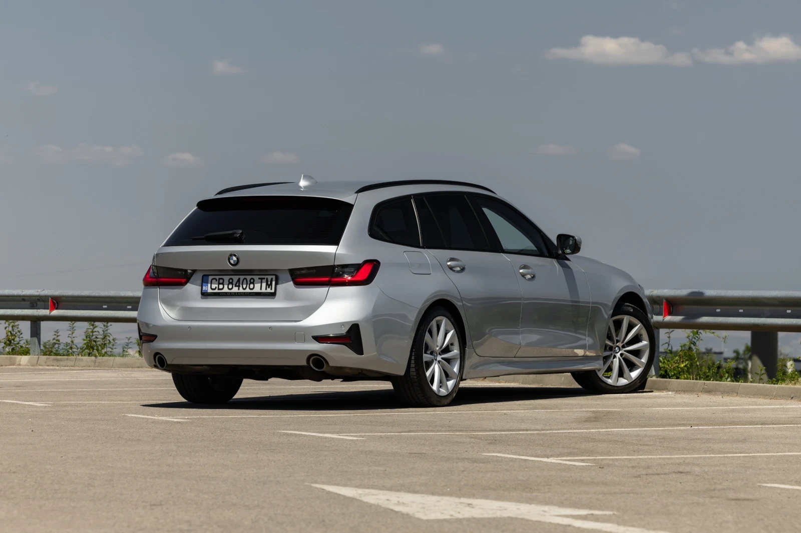 BMW 320, снимка 6 - Автомобили и джипове - 56005459