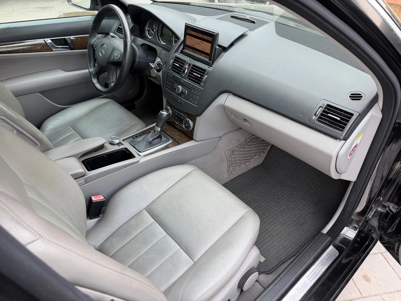 Mercedes-Benz C 220 cdi #XENON#NAVI#KOJA#PARK#, снимка 12 - Автомобили и джипове - 56046146