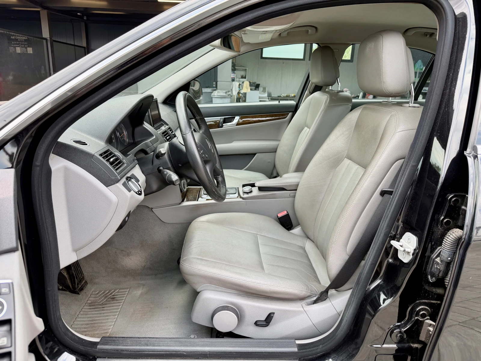 Mercedes-Benz C 220 cdi #XENON#NAVI#KOJA#PARK#, снимка 9 - Автомобили и джипове - 56046146