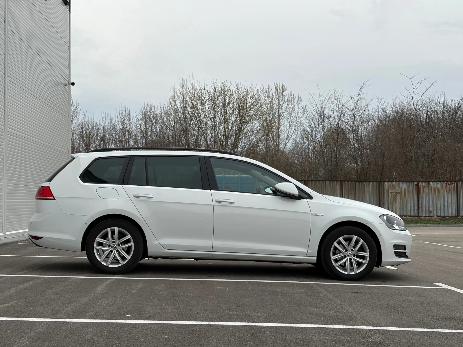 VW Golf 1.6 TDI 110 HP Cup, снимка 3 - Автомобили и джипове - 56528300