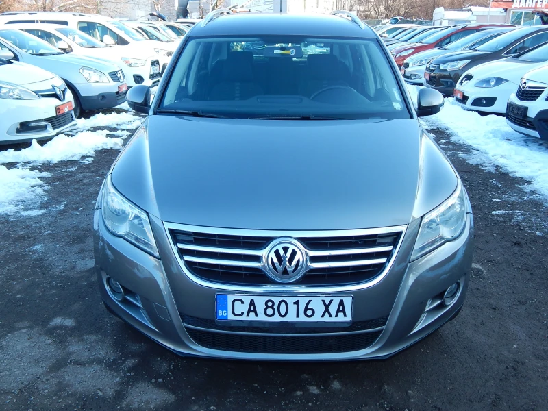 VW Tiguan 2.0TDI* 4X4* ПЕРЕФЕКТНА* , снимка 2 - Автомобили и джипове - 49210706