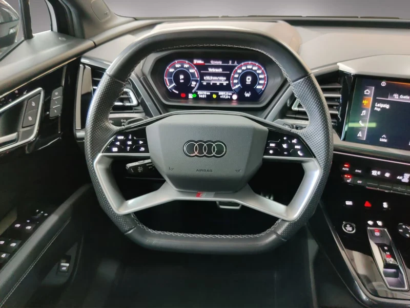 Audi Q4 50e-tron/299HP/SB/S-LINE/PANO/MATRIX/MEMO/HUD/548g, снимка 7 - Автомобили и джипове - 52309503