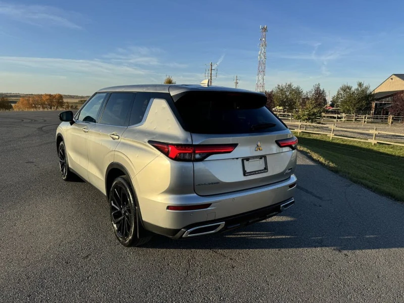 Mitsubishi Outlander SE CAM* ПОДГРЕВ* PANO* KEYLESS* , снимка 8 - Автомобили и джипове - 52749235