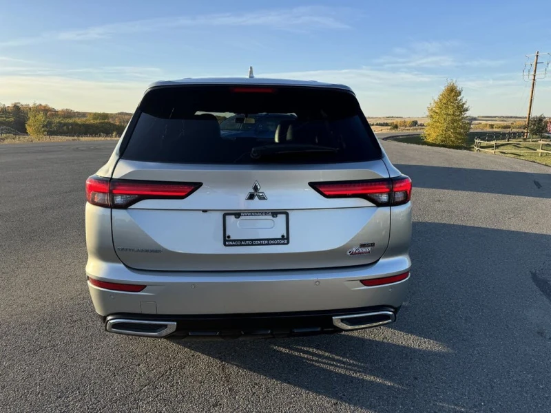 Mitsubishi Outlander SE CAM* ПОДГРЕВ* PANO* KEYLESS* , снимка 7 - Автомобили и джипове - 52749235