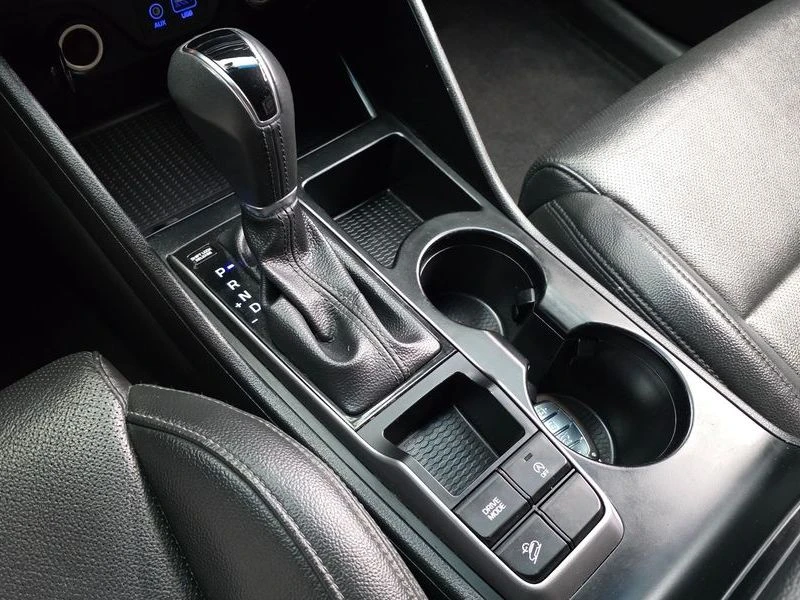 Hyundai Tucson Diesel 2.0 2WD| 136к.с.| ВКЛ.ТЕХНОТЕСТ, снимка 9 - Автомобили и джипове - 55293521