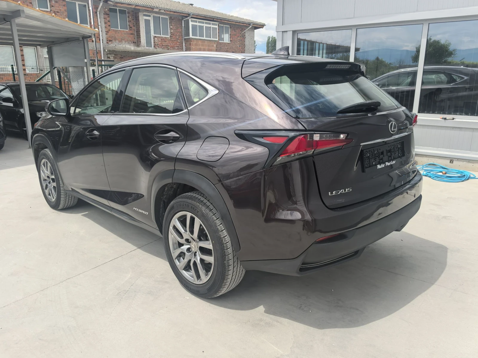 Lexus NX 300h NX300 Hybrid Executive - изображение 9