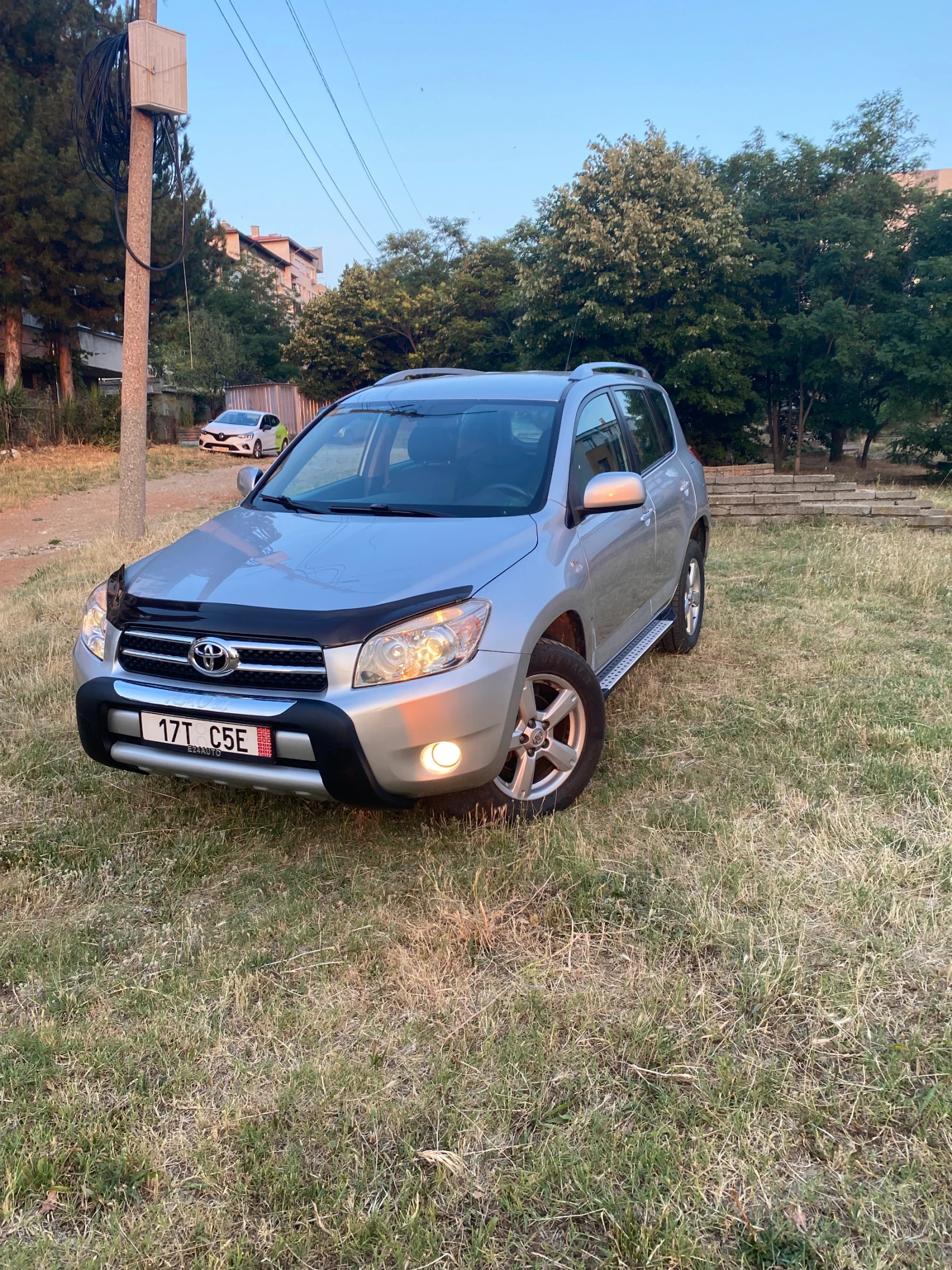 Toyota Rav4 D-4D luxury - изображение 2