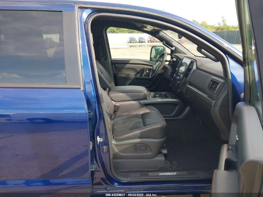 Nissan Titan crew cab PRO-4X 4X4/5.6 - изображение 9