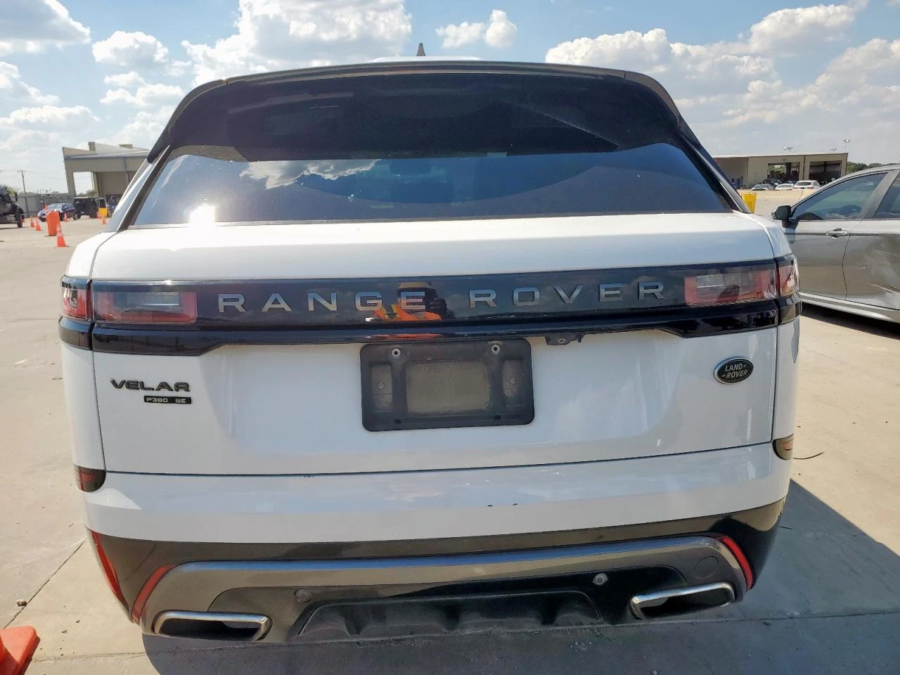 Land Rover Range Rover Velar R-DYNAMIC SE/4X4/ПАНОРАМА/ВИДЕО НА МОТОРА - изображение 5