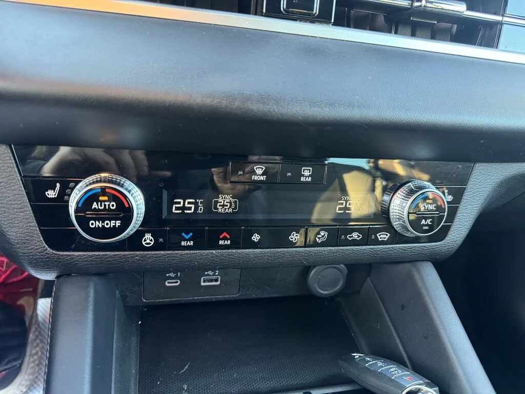 Mitsubishi Outlander SE CAM* �������* PANO* KEYLESS*  | Mobile.bg � ����������� 17