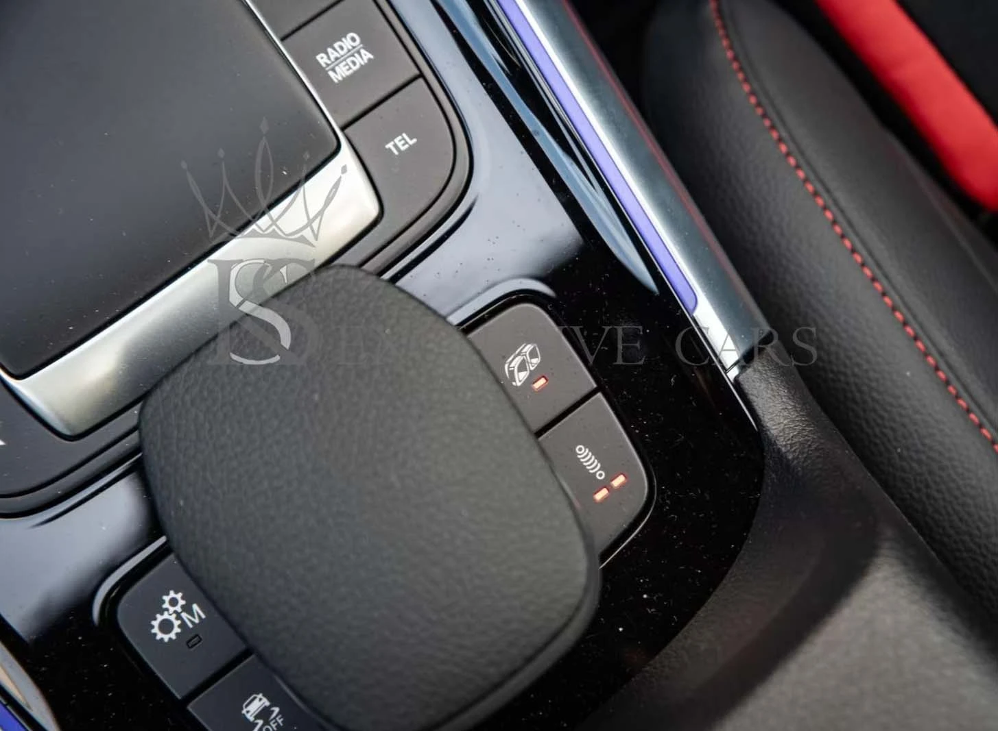 Mercedes-Benz GLA 45 AMG AMG S* 4M* PANO* CARBON* HUD* 360* , снимка 12 - Автомобили и джипове - 54867785