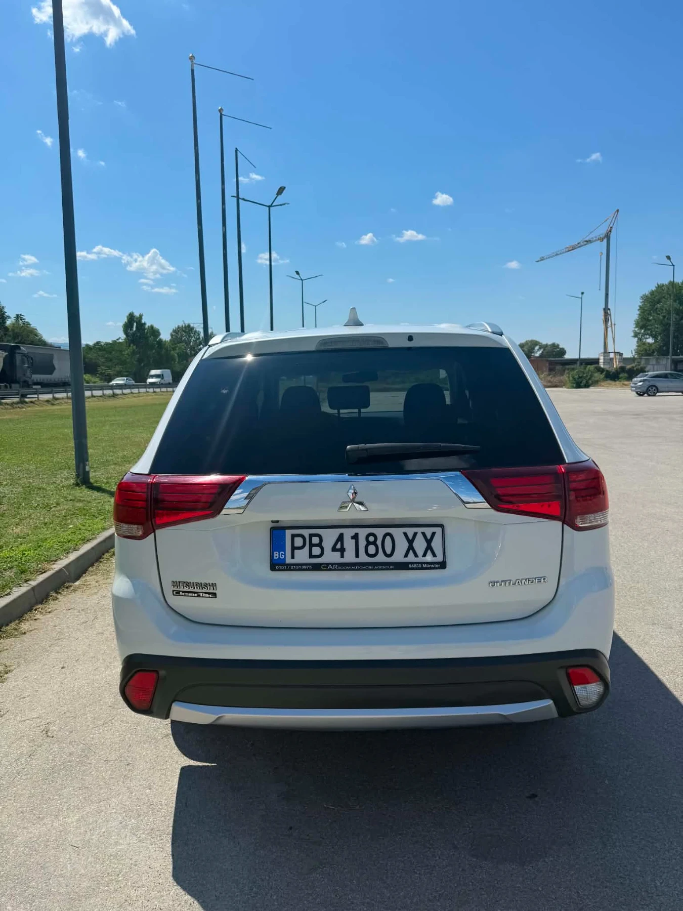 Mitsubishi Outlander 2.0 , снимка 2 - Автомобили и джипове - 55665709