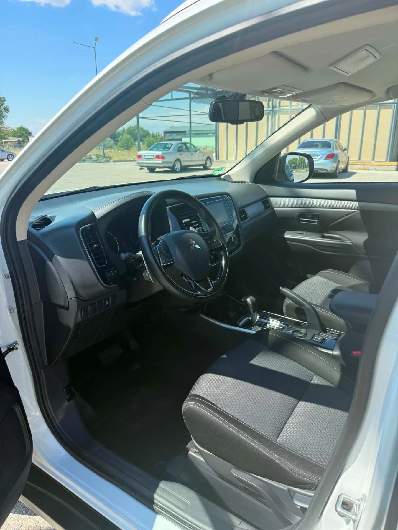 Mitsubishi Outlander 2.0 , снимка 5 - Автомобили и джипове - 55665709