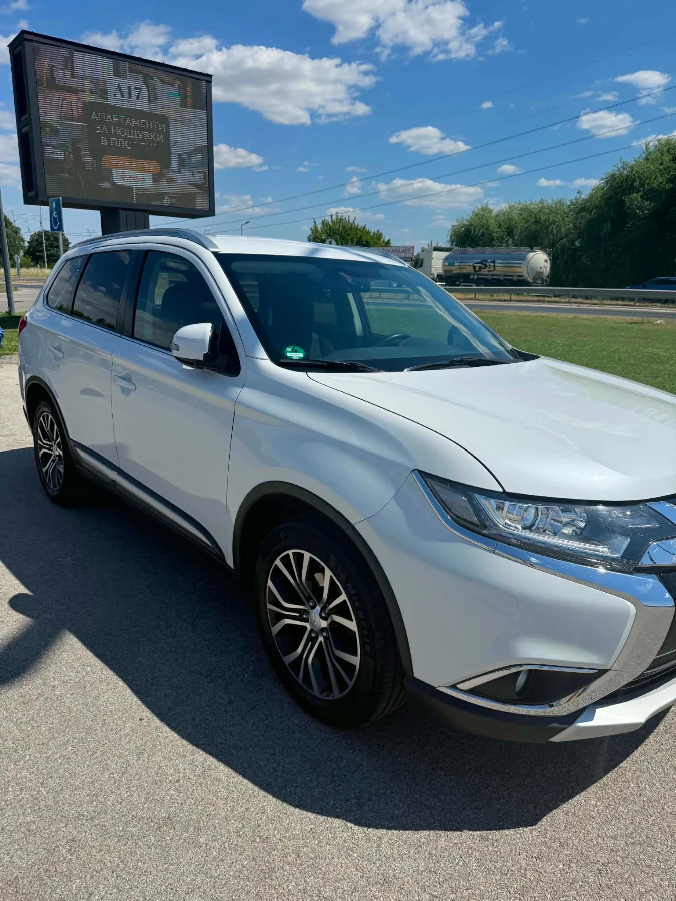 Mitsubishi Outlander 2.0 , снимка 3 - Автомобили и джипове - 55665709