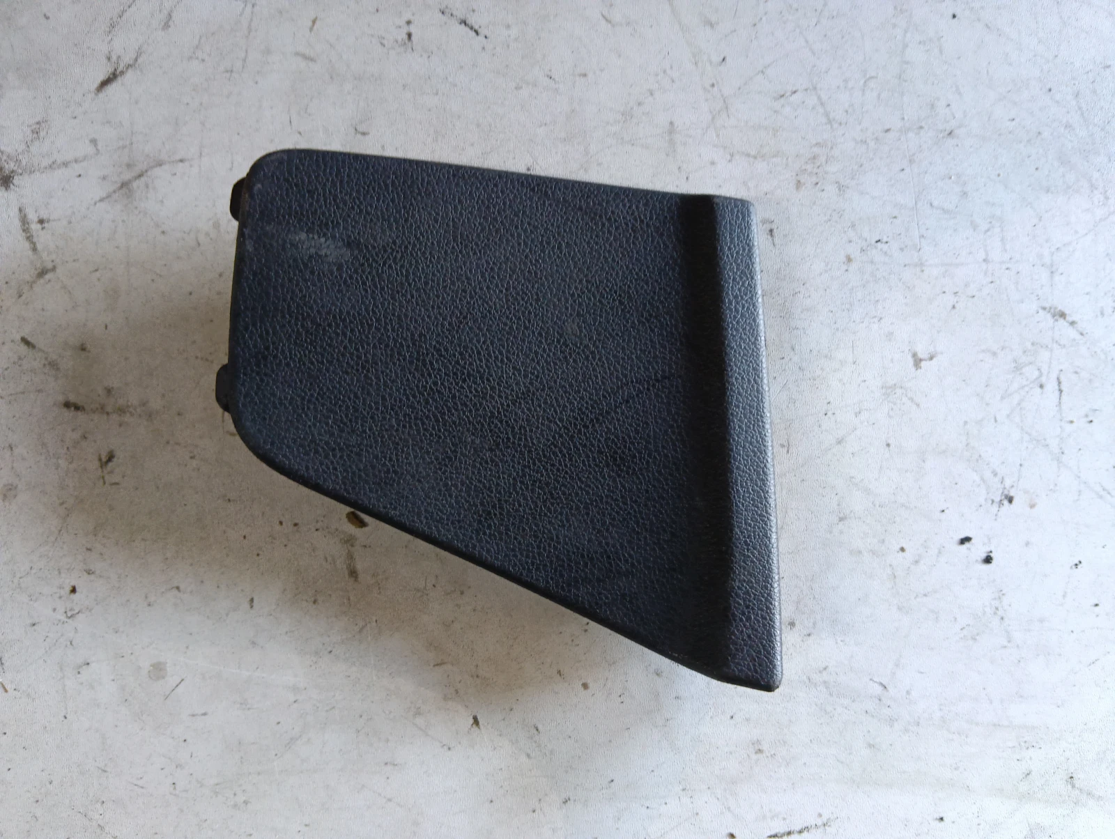 пластмаса 8V4867658 Audi A3
