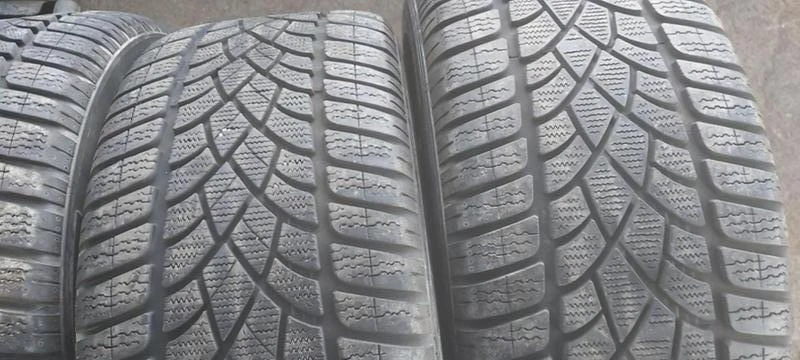 Гуми Зимни 255/40R18, снимка 3 - Гуми и джанти - 31457167