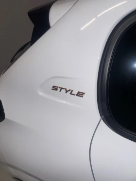 Peugeot 208  2025 / 16 000 км / Гаранция / 1.2 100 к.с /ЛИЗИНГ, снимка 8