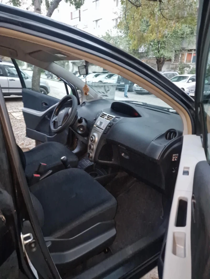 Toyota Yaris, снимка 12 - Автомобили и джипове - 48284116