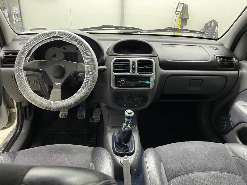 Renault Clio Sport 2.0 16V, снимка 9 - Автомобили и джипове - 49117004