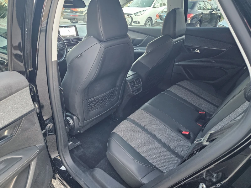 Peugeot 3008 1.5d (130hp) AT/NAVI/DISTRONIC, снимка 17 - Автомобили и джипове - 51811664