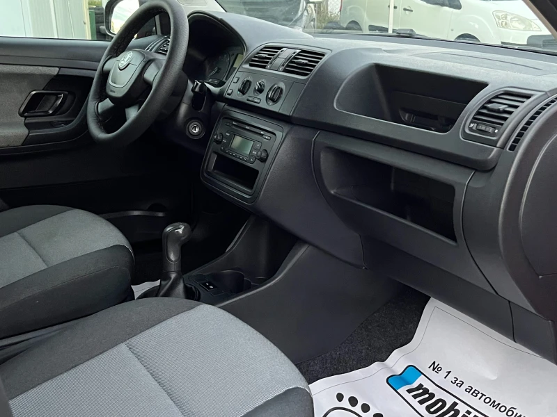 Skoda Fabia 1.2 i, снимка 11 - Автомобили и джипове - 52016970
