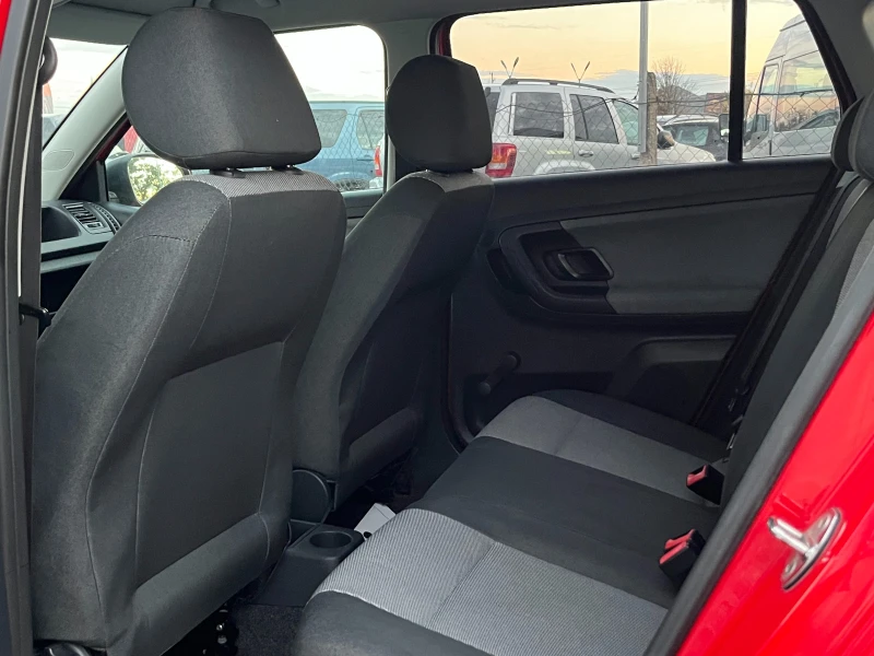 Skoda Fabia 1.2 i, снимка 10 - Автомобили и джипове - 52016970