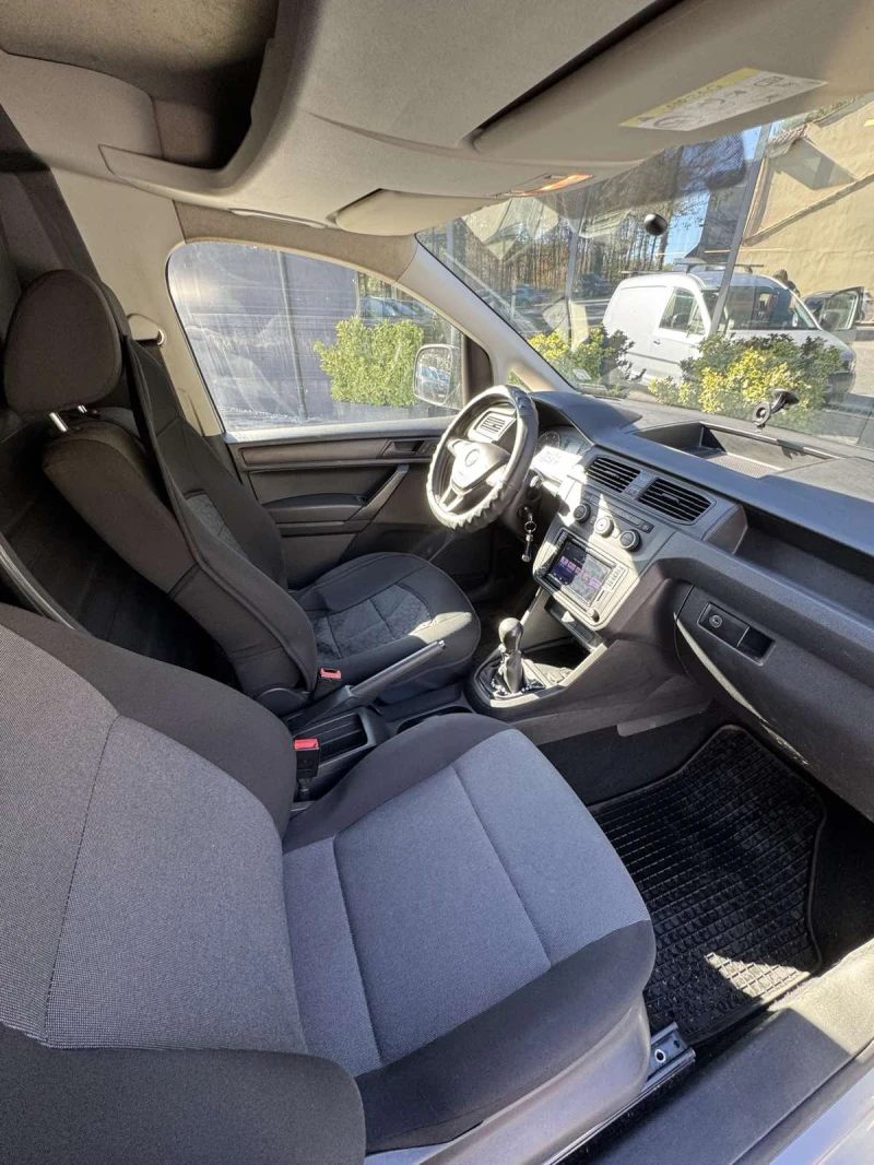 VW Caddy MAXI, снимка 10 - Автомобили и джипове - 52235597