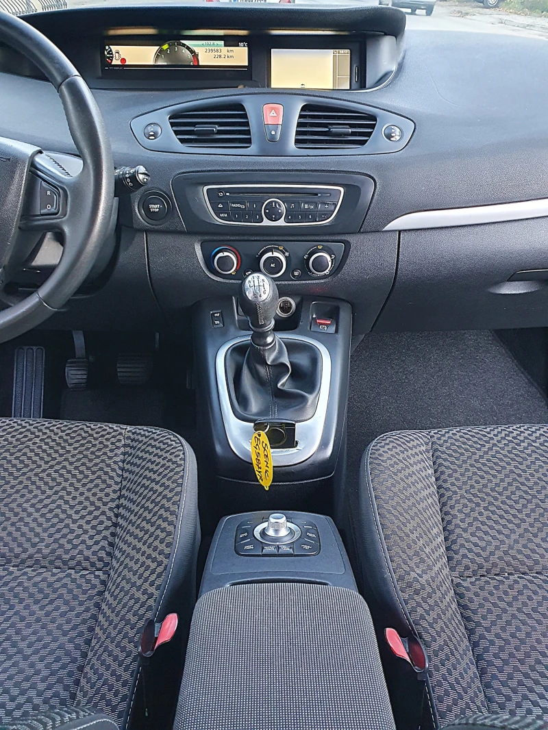 Renault Scenic 1.5DCI 110k.s. НАВИГАЦИЯ И КАМЕРА!, снимка 15 - Автомобили и джипове - 52542422