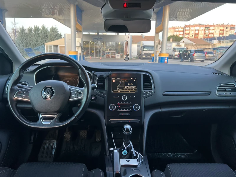 Renault Megane 1.5 dci, снимка 11 - Автомобили и джипове - 52839835
