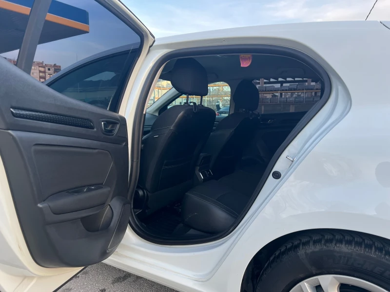 Renault Megane 1.5 dci, снимка 14 - Автомобили и джипове - 52839835