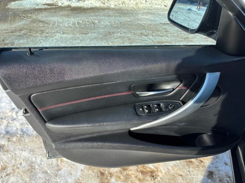 BMW 320 * 320i xDrive * CARFAX * ЦЕНА ДО БГ, снимка 11 - Автомобили и джипове - 53381337