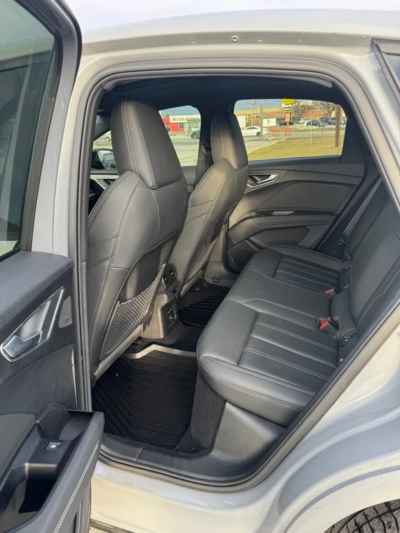 Audi E-Tron * 50 quattro * CARFAX * БЕЗ ПЪРВОНАЧАЛНА ВНОСКА - изображение 9