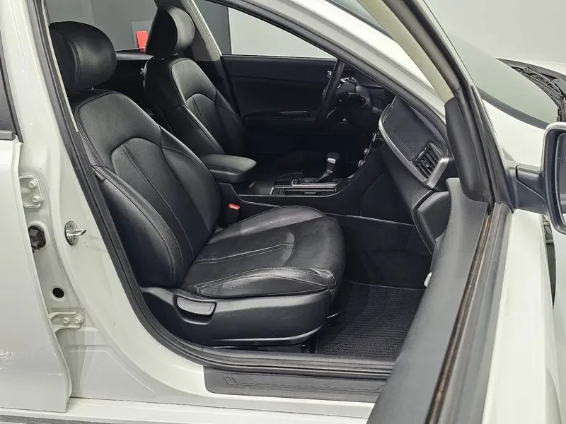 Kia K5 2.0 LPG, снимка 10 - Автомобили и джипове - 56304835