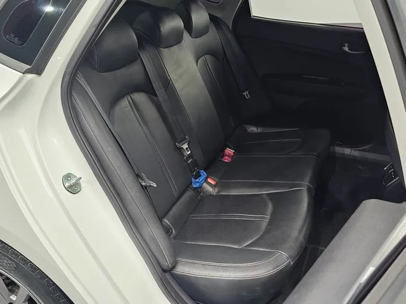 Kia K5 2.0 LPG, снимка 11 - Автомобили и джипове - 56304835