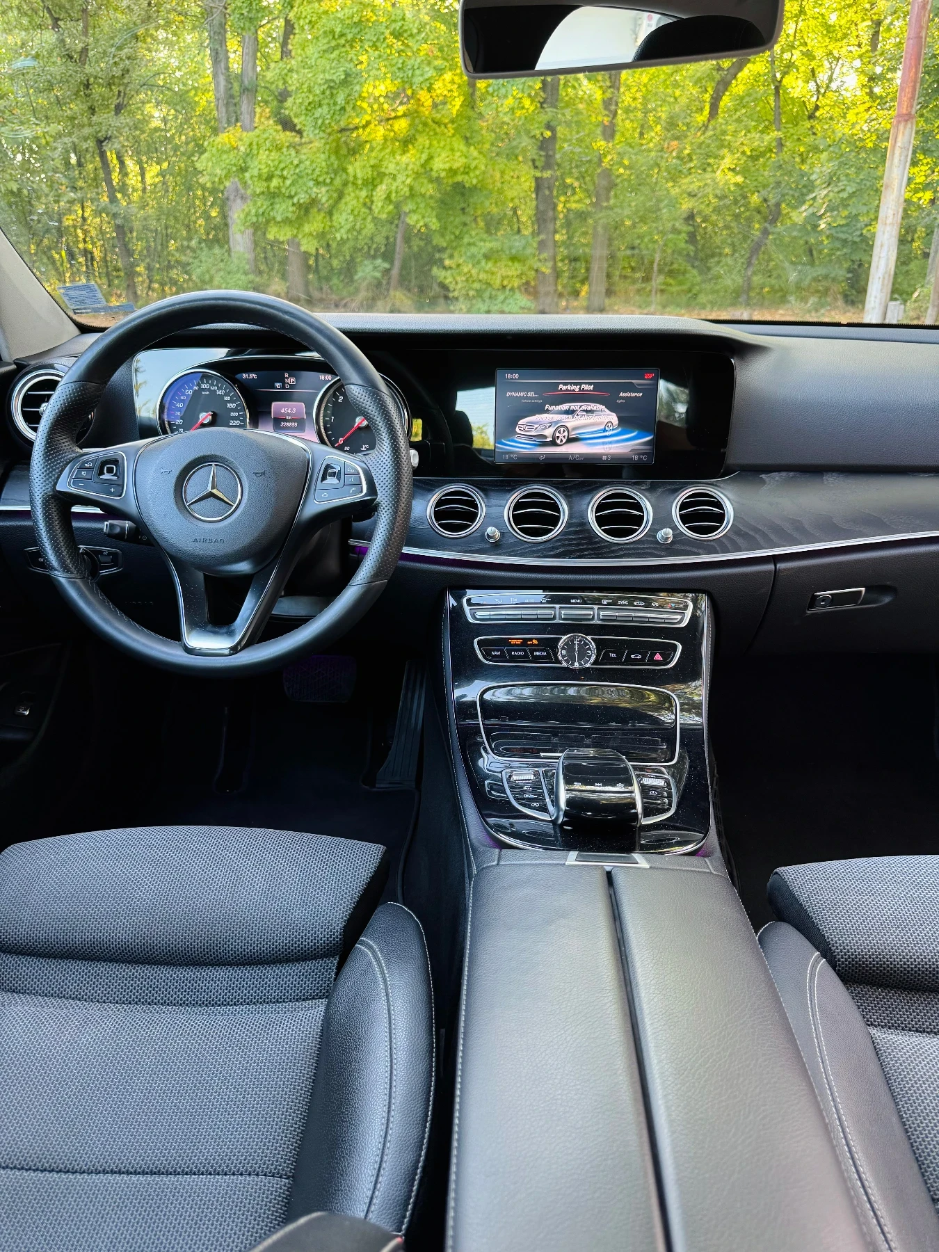 Mercedes-Benz E 220  - изображение 9