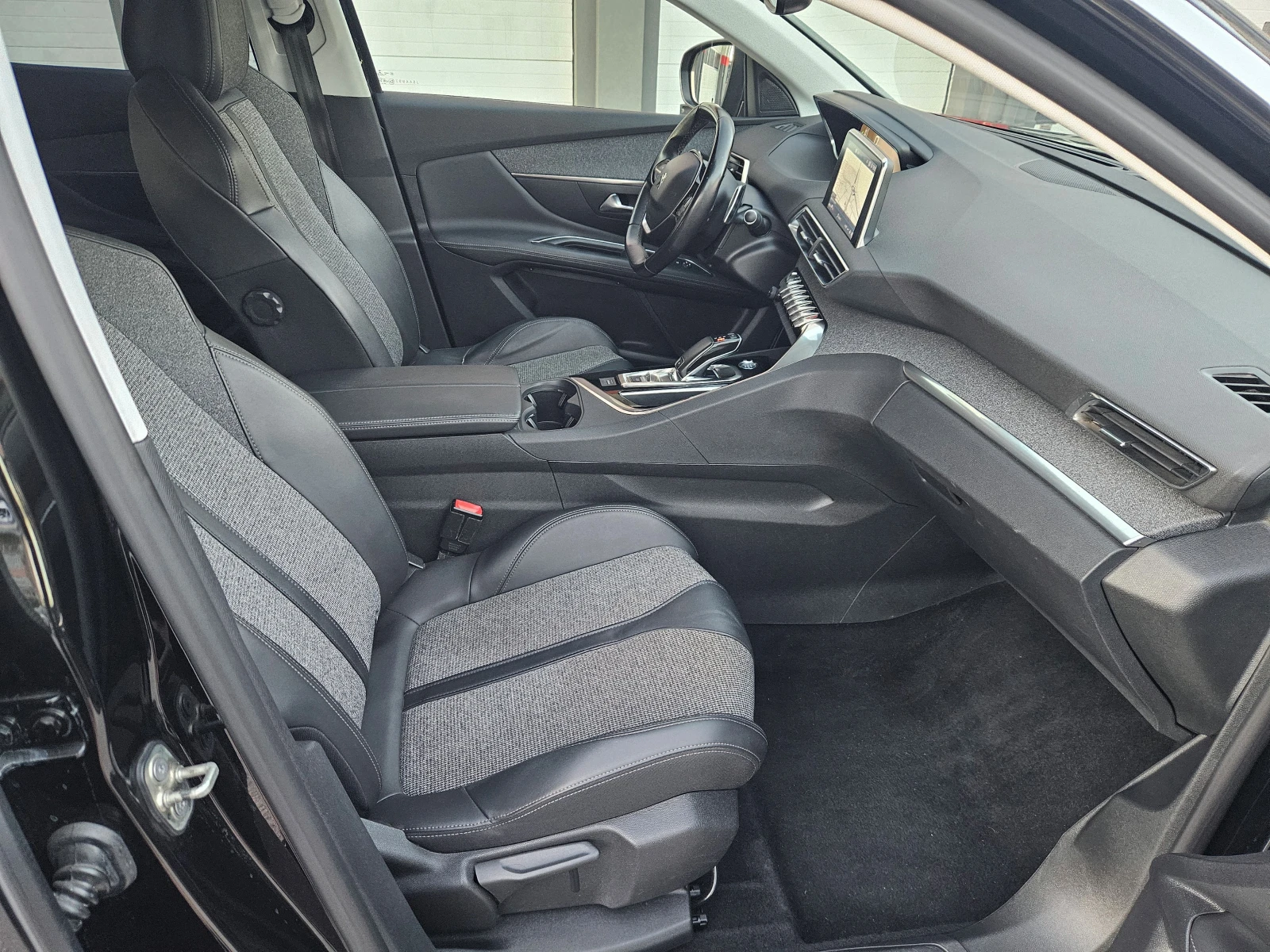 Peugeot 3008 1.5d (130hp) AT/NAVI/DISTRONIC | Mobile.bg   16