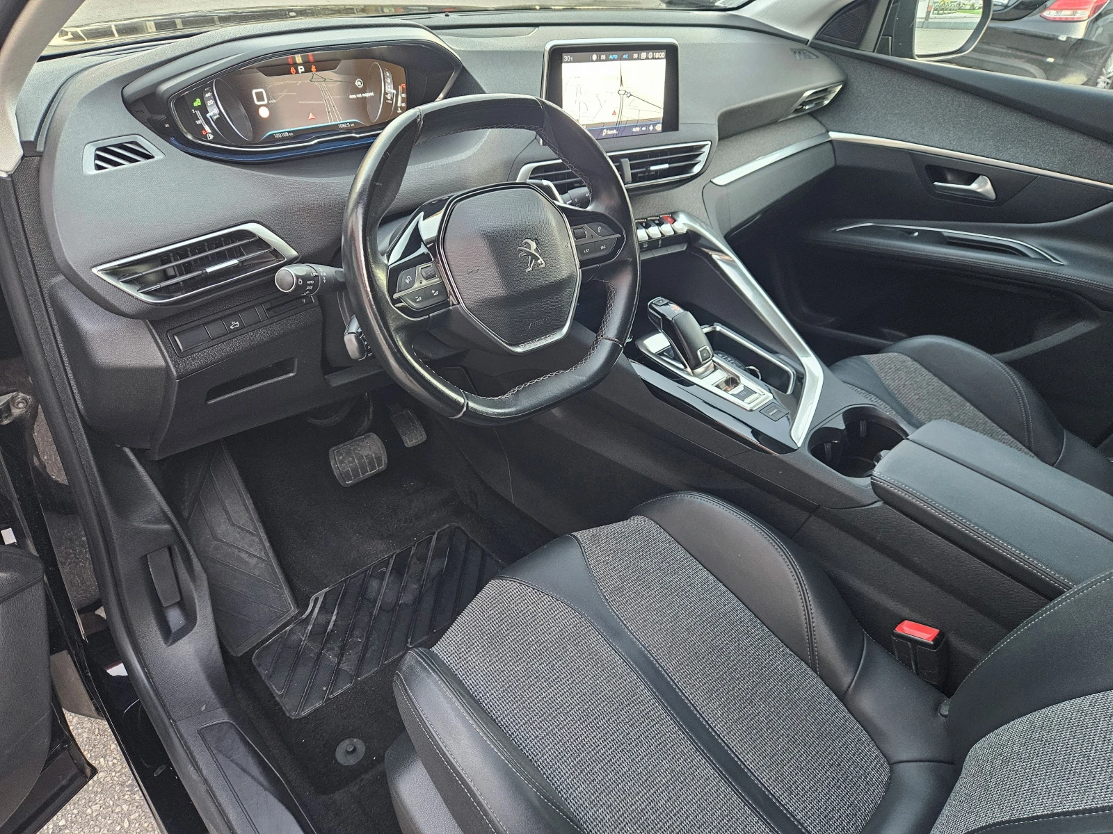 Peugeot 3008 1.5d (130hp) AT/NAVI/DISTRONIC - изображение 9