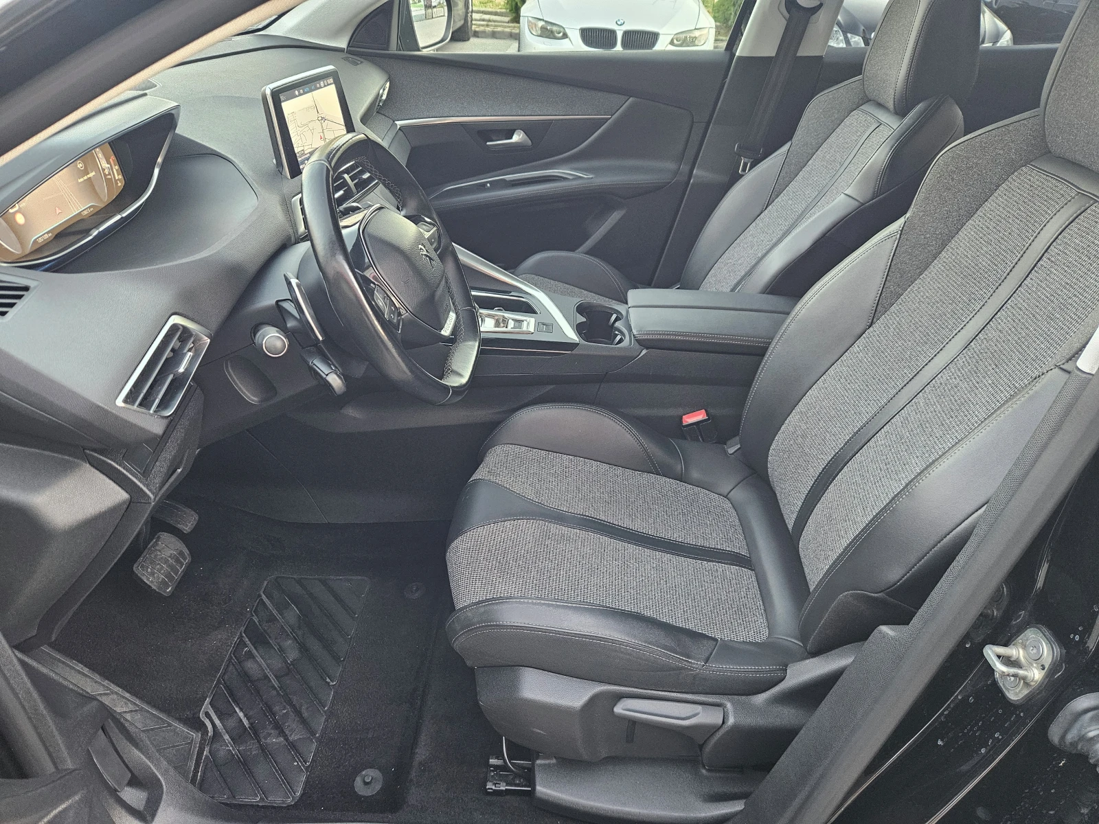Peugeot 3008 1.5d (130hp) AT/NAVI/DISTRONIC - изображение 10