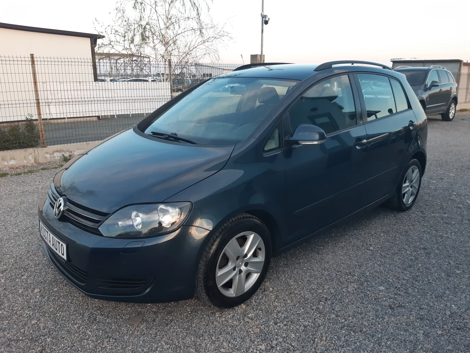 VW Golf Plus КАТО НОВ, снимка 8 - Автомобили и джипове - 53412828