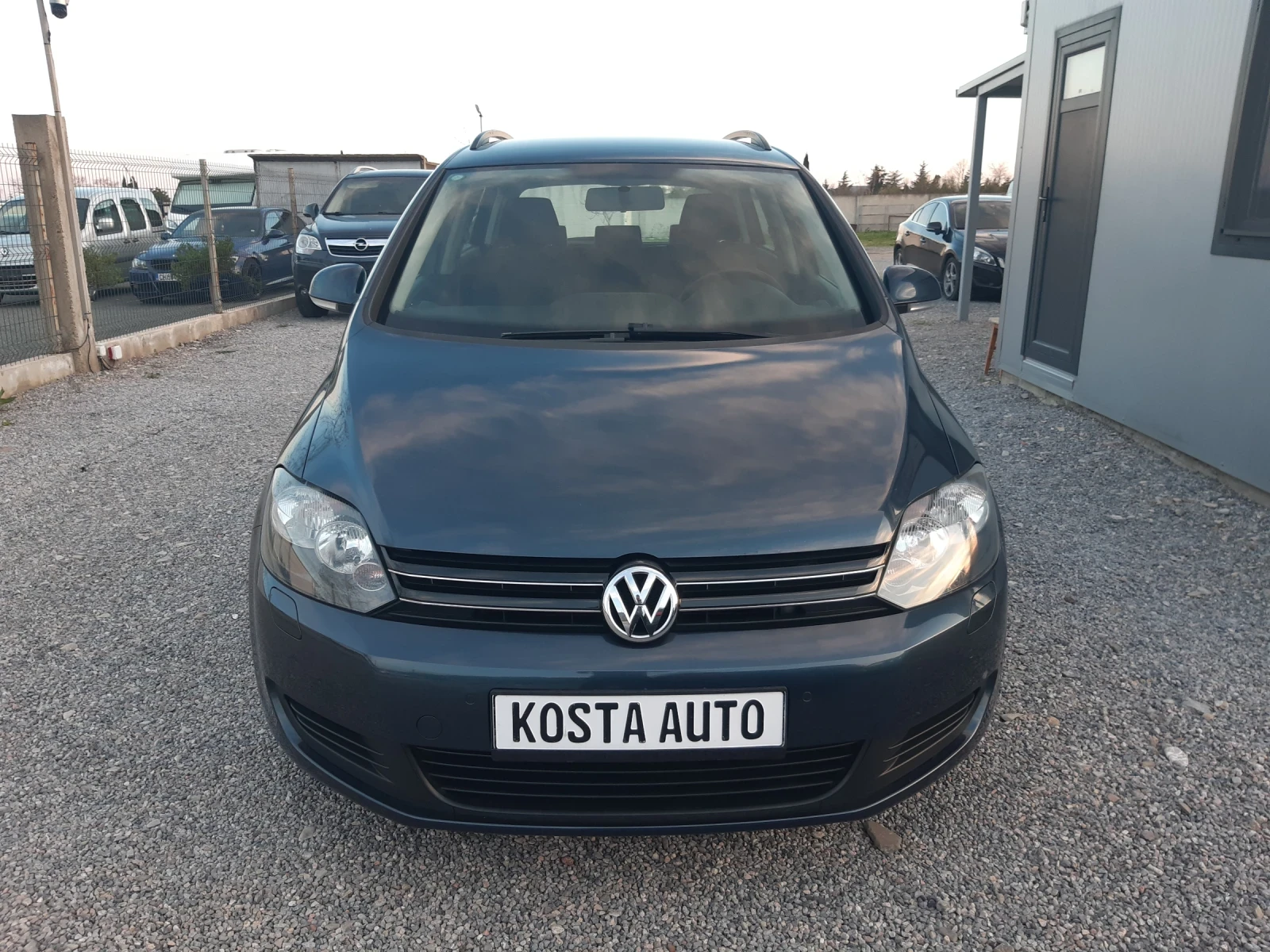 VW Golf Plus КАТО НОВ, снимка 10 - Автомобили и джипове - 53412828