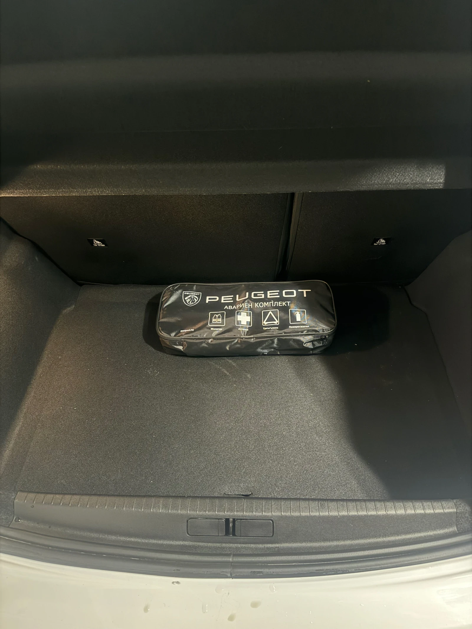 Peugeot 208  2025 / 16 000 км / Гаранция / 1.2 100 к.с /ЛИЗИНГ, снимка 6 - Автомобили и джипове - 54188361