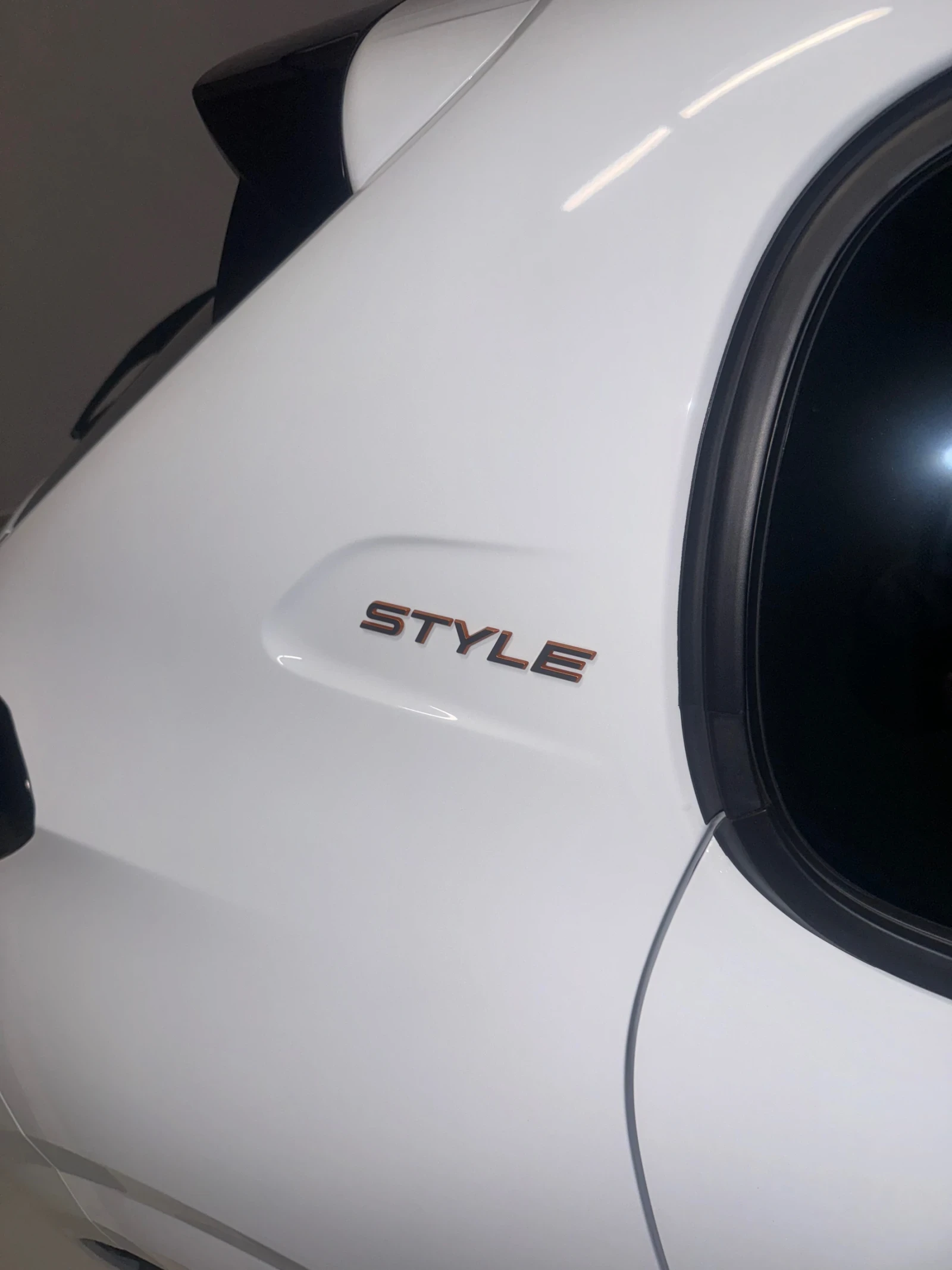 Peugeot 208  2025 / 16 000 км / Гаранция / 1.2 100 к.с /ЛИЗИНГ, снимка 8 - Автомобили и джипове - 54188361