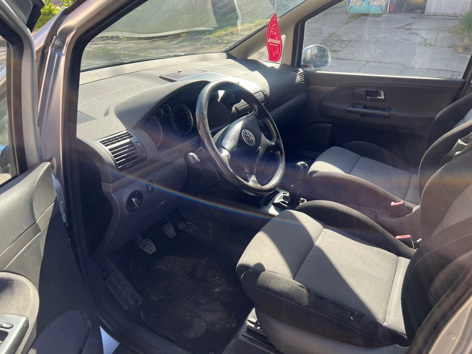 VW Sharan 2.0 TDI, снимка 8 - Автомобили и джипове - 54230490