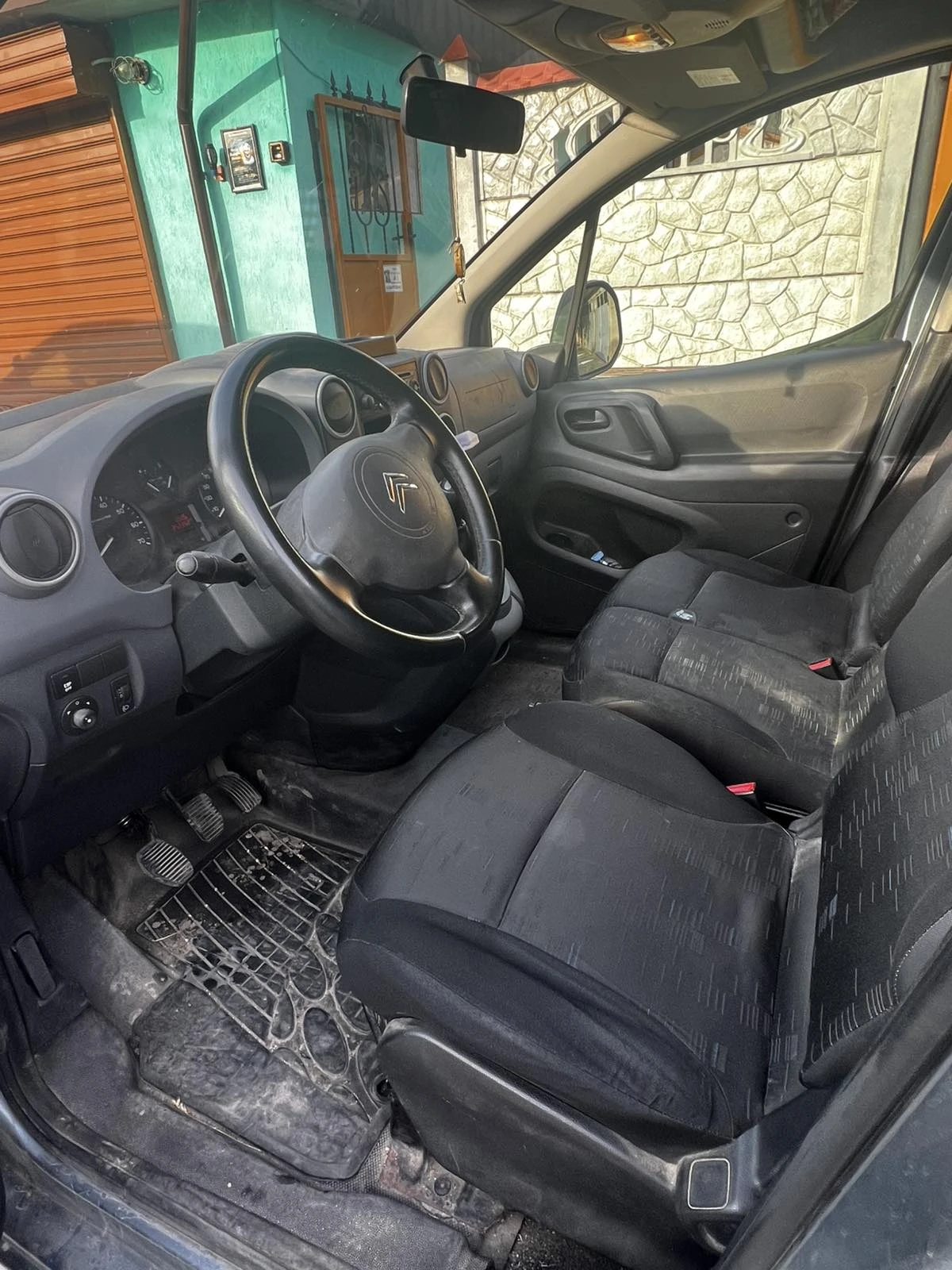 Citroen Berlingo 1.6 HDi, снимка 7 - Автомобили и джипове - 54610398