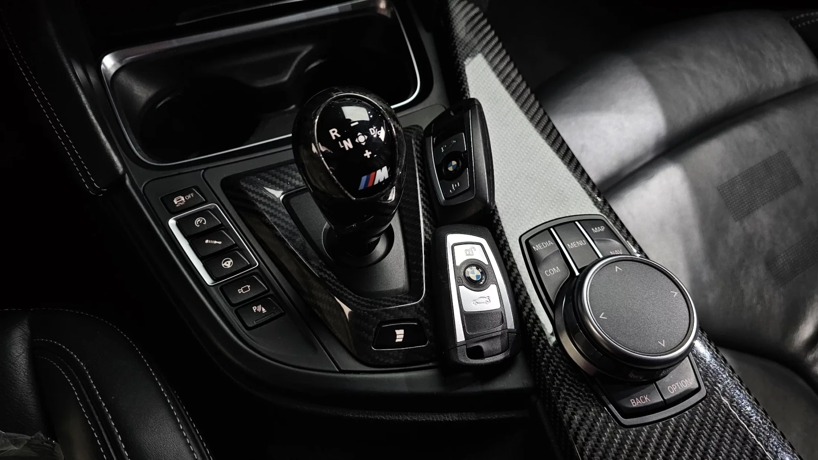 BMW M3 F80 3.0 Twin Turbo / Carfax, снимка 10 - Автомобили и джипове - 54646886