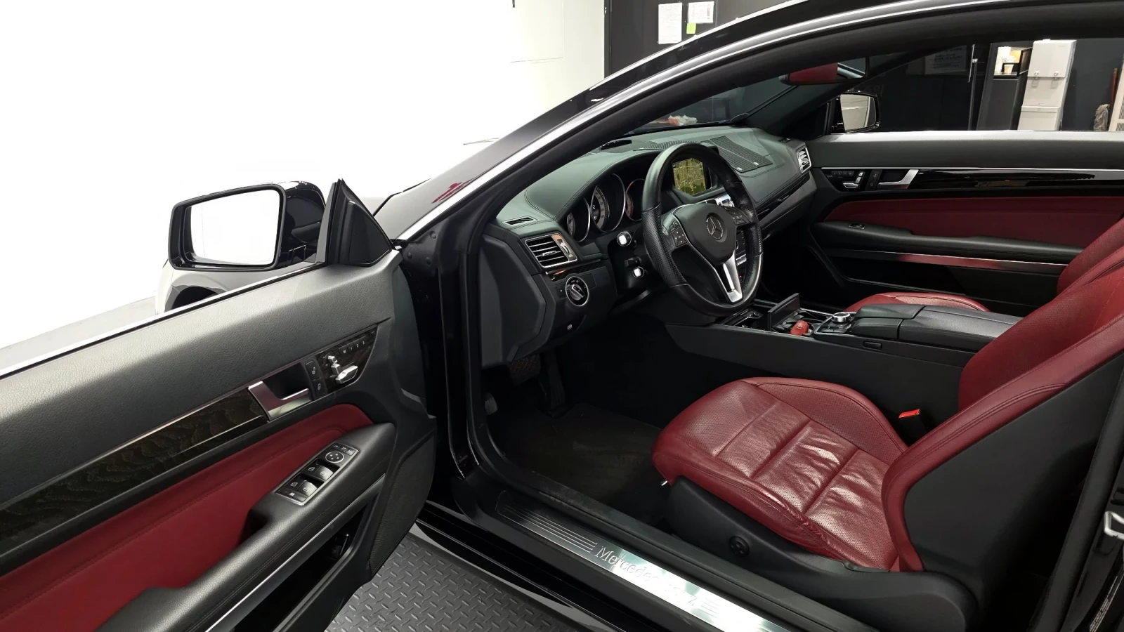 Mercedes-Benz E 400 3.0 V6 Biturbo / CARFAX, снимка 16 - Автомобили и джипове - 54758420
