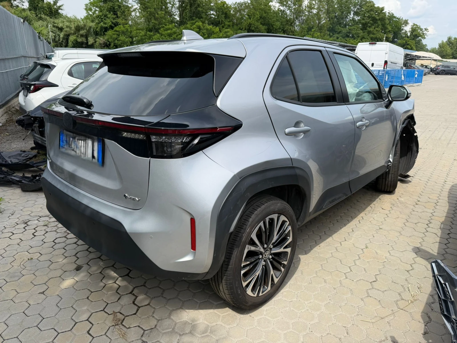 Toyota Yaris Cross 1.5i HEV  10000KM, снимка 4 - Автомобили и джипове - 54790486