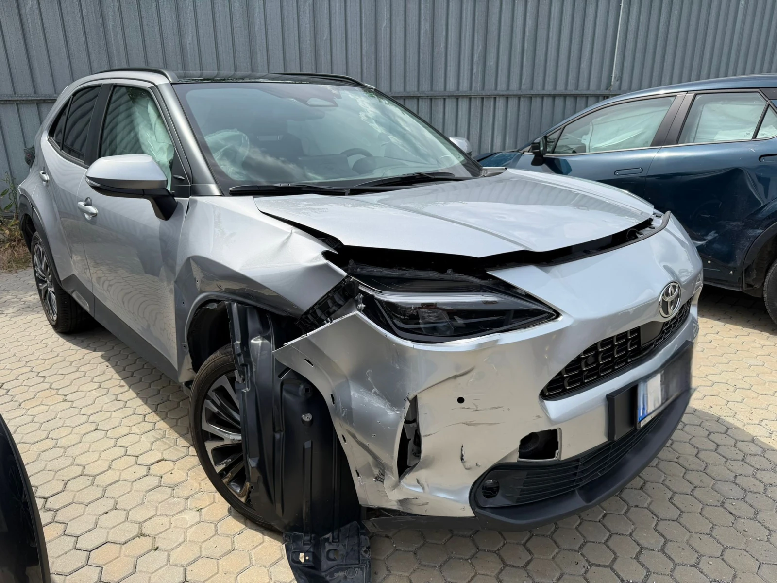 Toyota Yaris Cross 1.5i HEV  10000KM, снимка 2 - Автомобили и джипове - 54790486
