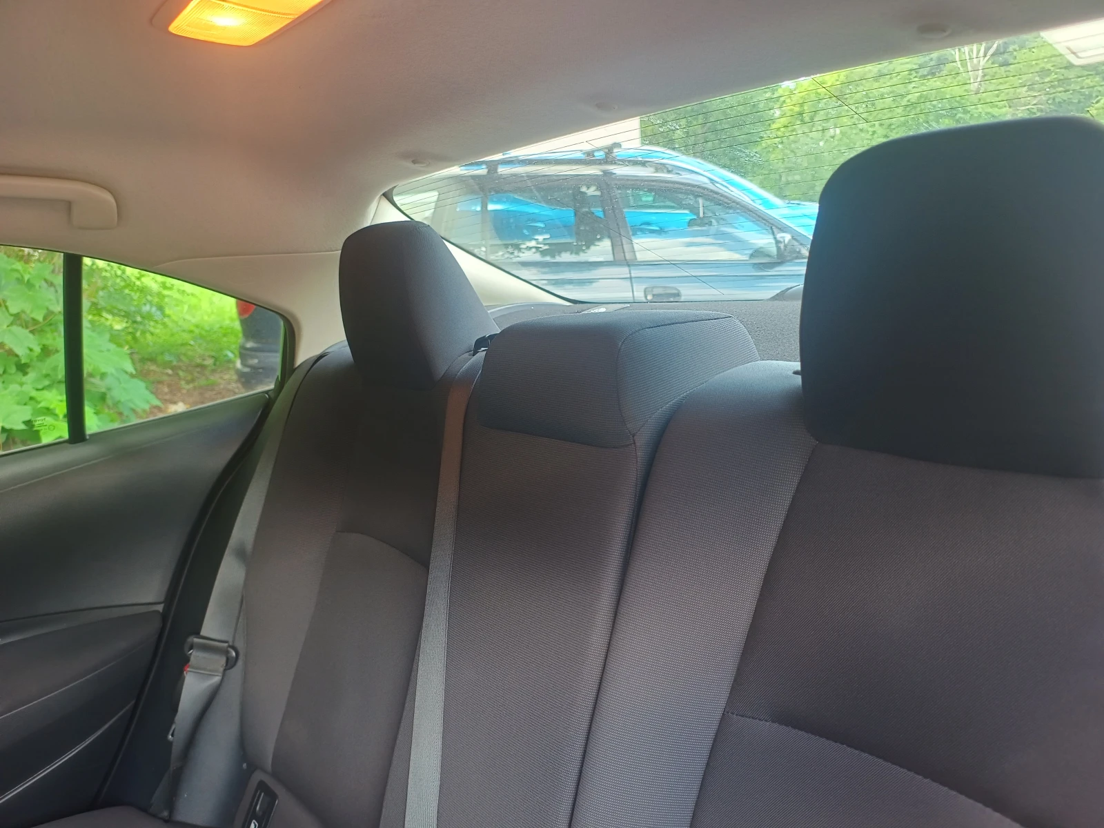 Toyota Corolla 1.6 бензин, снимка 7 - Автомобили и джипове - 54856398