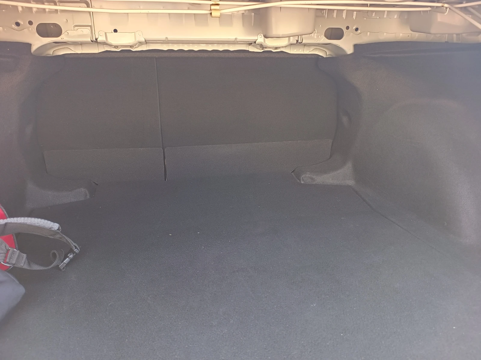 Toyota Corolla 1.6 бензин, снимка 5 - Автомобили и джипове - 54856398